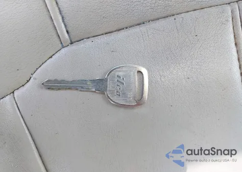 2002 Chevrolet Suburban 1500 Ls z USA, uszkodzony, nr VIN 3GNEC16Z72G304778